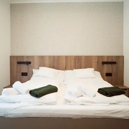 Aprili בדקסוניטומאי