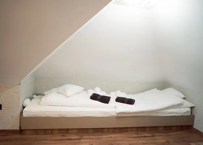 Aprili * בדקסוניטומאי