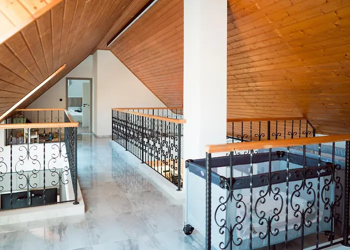 Aprili 包道乔尼托毛伊